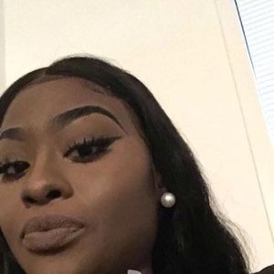 Meet your Posher, Alicia